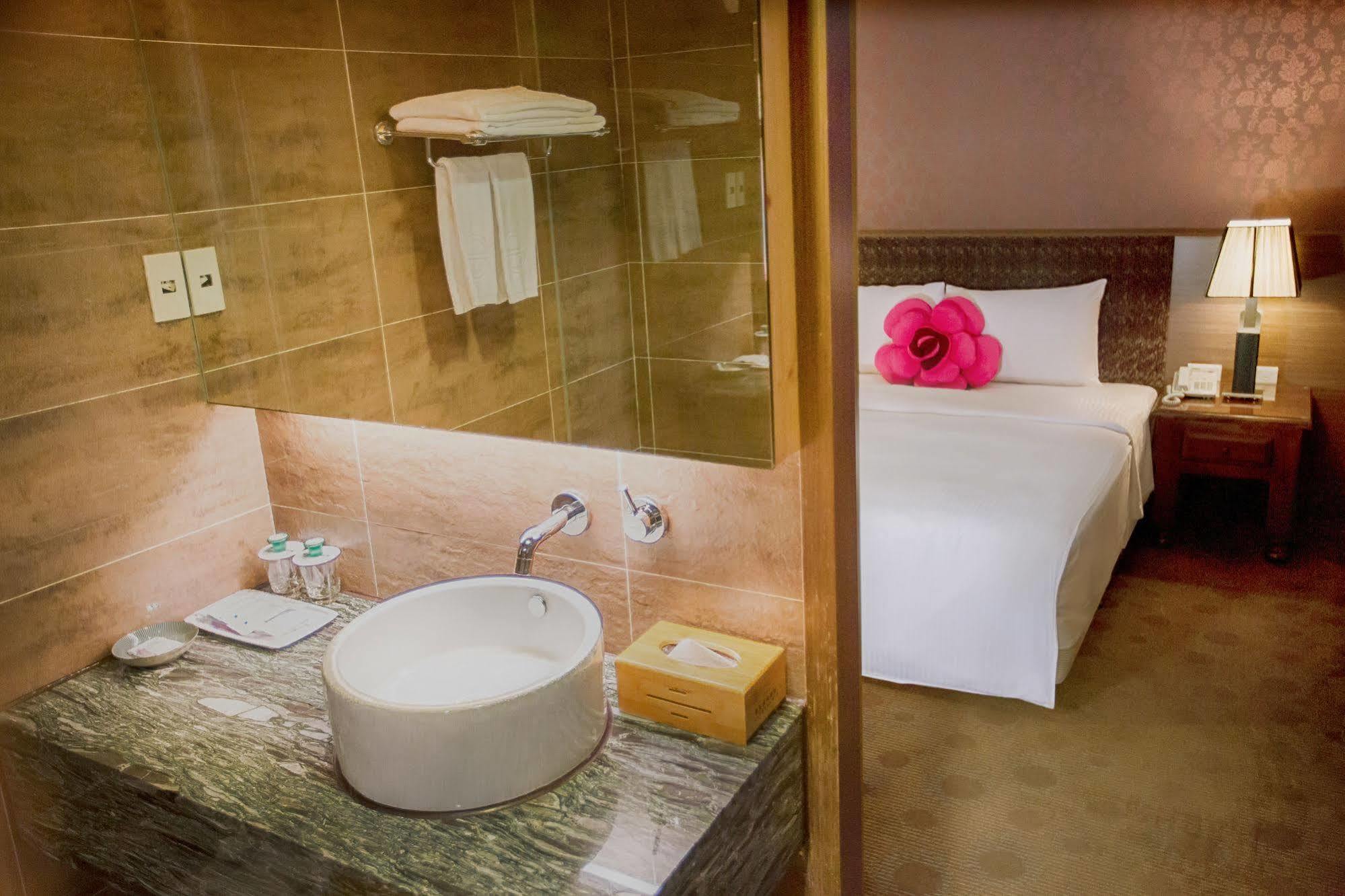 Cai She Hotel Taipei Exterior photo